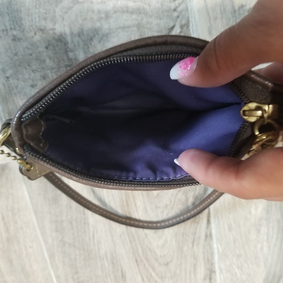 Coach wristlet - Picture 3 of 3